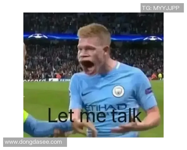 足球明星下大巴时的搞笑表情包合集让你笑不停的瞬间回顾