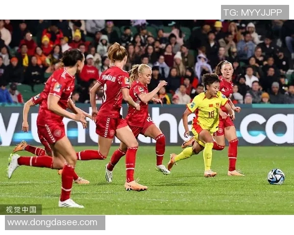 足球明星教你简单实用的过人技巧轻松突破对手防线